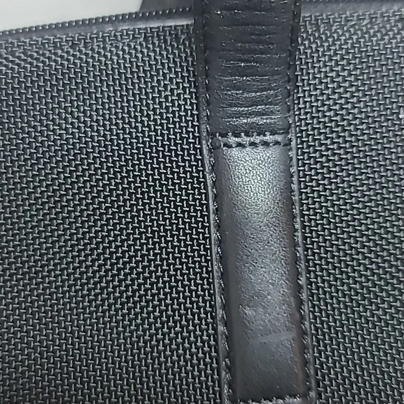 Tumi nylon 12x12 shoulder bag - Picture 15 of 15